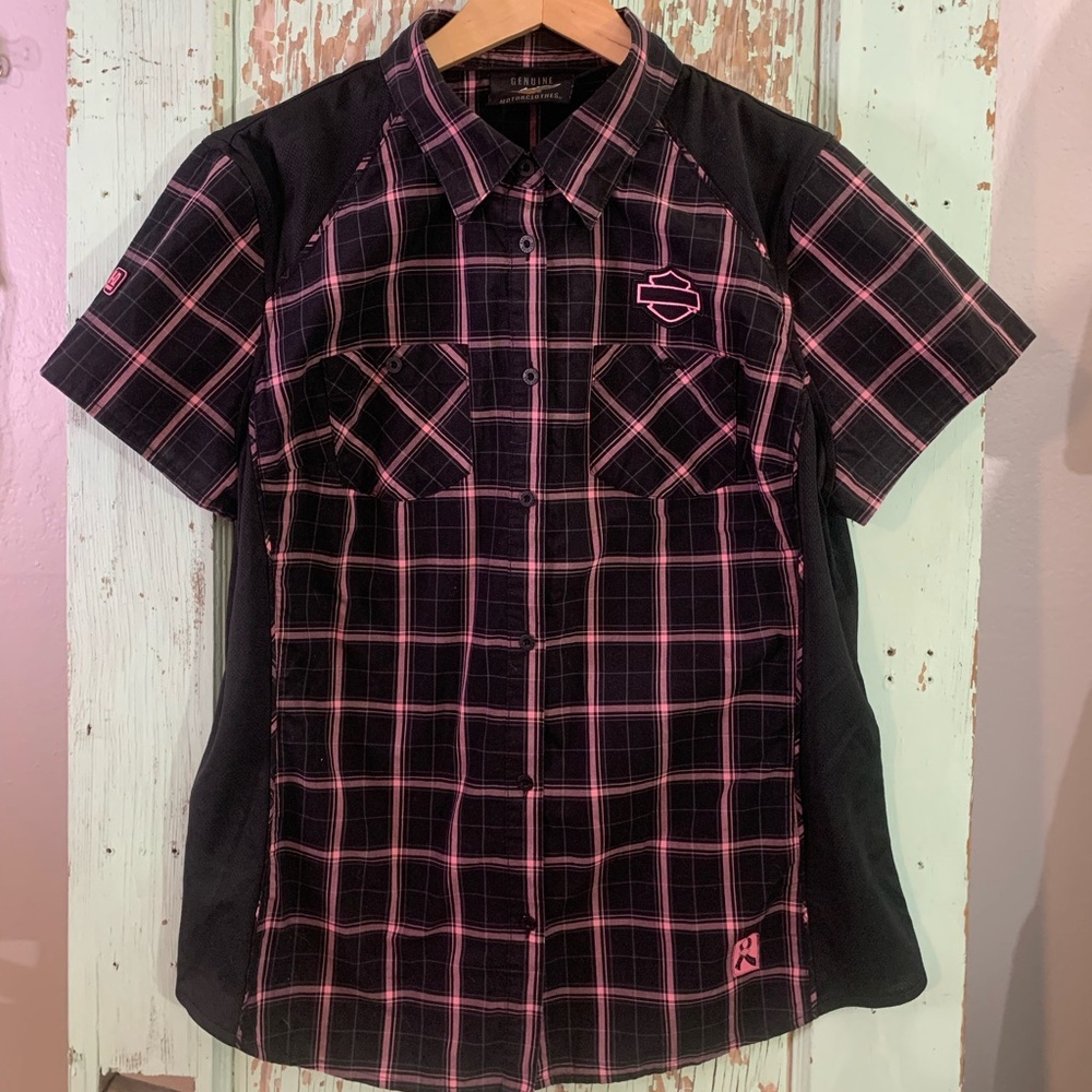 Women’s black and pink Harley Davidson plaid button-up shirt